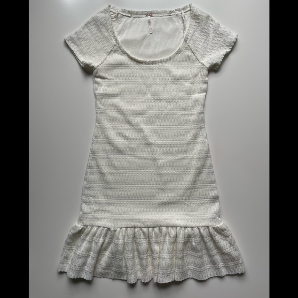 ⭐️Host Pick⭐️Free People Texture Knit Ruffle Hem Mini Dress - Picture 1 of 6